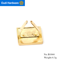 Etiqueta de Metal personalizada con diseño de logotipo de lujo para bolsos, etiqueta de Metal con letras, nombre de marca, etiqueta de Metal dorado con logotipo