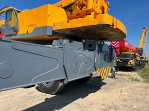 Grúa sobre Camión Usada de 240 Toneladas en Buen Estado de Funcionamiento con Repuestos en Venta - Product Image 6