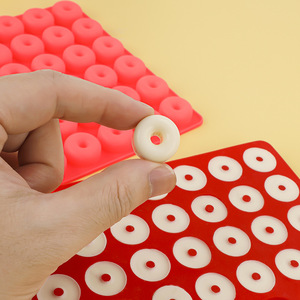 Molde de silicona Createklat Mini para donuts, 48 cavidades, para hornear, decorar pasteles, galletas y gelatinas. - Product Image 1
