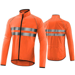 เสื้อยืดแขนสั้นผ้าโพลีเอสเตอร์คุณภาพสูง สีพื้น ซึมซับเหงื่อ แห้งเร็ว ป้องกันแบคทีเรีย น้ำหนักเบา ระบายอากาศได้ดี - Product Image 3