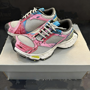 Sneakers Track 3.0 di Qualità con Luci LED per Uomo e Donna, Scarpe Sportive da Corsa, Sneakers LED Track 3.0 Retrò - Product Image 6