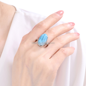 Anillo de Plata de Ley con Larimar de Ensueño, Lleva una Pieza del Mar Tropical en tu Dedo - Product Image 5