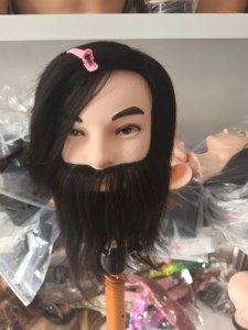 Tête de mannequin d'entraînement en <span class=keywords><strong>cheveux</strong></span> humains 100 % naturels pour la <span class=keywords><strong>coupe</strong></span>, le tressage et le décoloration, avec barbe – Vente en gros - Product Image 6