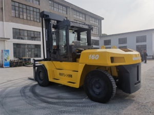 Carretilla elevadora diésel usada Komatsu FD16 16-20ton para uso doméstico, talleres de reparación de maquinaria, hoteles, alimentos, venta al por menor, núcleo de bomba, precio barato - Product Image 5