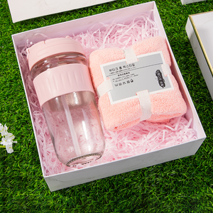 Set <span class=keywords><strong>Regalo</strong></span> Bicchiere in Vetro e Asciugamano a Doppio Uso per Matrimoni Riunioni Compleanni - Regali di Ritorno per Ragazze e Mamme - Product Image 1