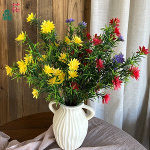 Bouquet de marguerites en silicone souple, fleurs artificielles pour la décoration de la maison, arrangements de mariage, fleurs en soie pour usage intérieur - Product Image 1