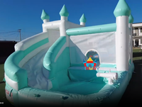Piscine gonflable bleue de toboggan de rebond sur le thème du macaron combiné de toboggan de videur avec le ventilateur