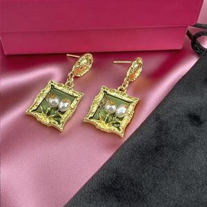 UGood Monet Garden Eardrops Auriculares forjados de latón de moda con estética llamativa diseñada con amor - Product Image 4