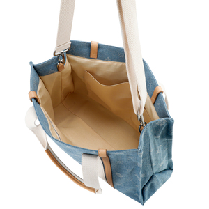 Bolso Tote Vaquero Vintage con Estampado Floral y Asas de Lona en Contraste - Product Image 4