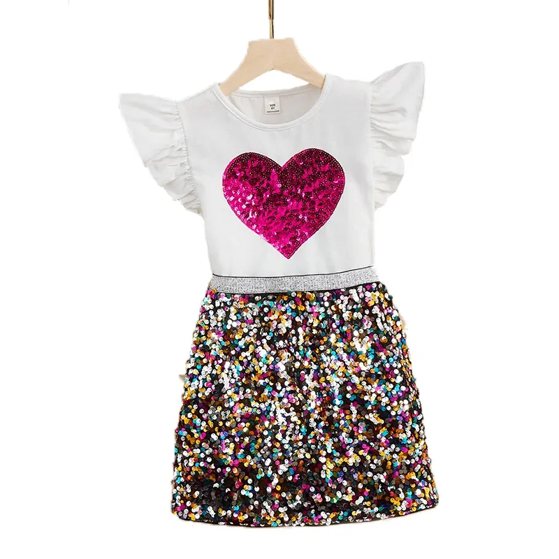 Sıcak satış yürüyor çocuk yaz moda giyim takım Tween kız pullu kalp desen fırfır etekli Tee ve kısa etek setleri