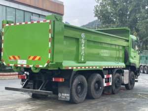 Camion benne basculante DONGFENG 8x4 pour logistique portuaire, capacité de charge lourde de 45 tonnes - Product Image 6
