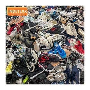 Zapatillas de Tenis Deportivas Originales de Marcas Italianas de Segunda Mano para Hombre - Product Image 4