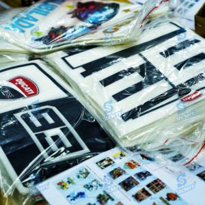 Autocollants DTF personnalisables en plusieurs tailles, bandanas lavables pour animaux de compagnie, expositions pour chiens, salons de toilettage, cliniques vétérinaires - Product Image 1