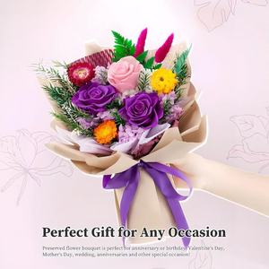 Bouquet Eterno Artigianale All'Ingrosso, Decorazione per la Casa, Mazzo di Fiori Rosa Conservati Misti, Alla Moda per la Festa della Mamma e San Valentino - Product Image 3
