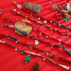 Nouveau collier pendentif sapin de Noël en soie pour femme 2025, accessoire de mode avec renne et Père Noël - Product Image 3