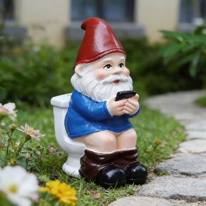 Figurine de jardin en résine, gnome assis sur les toilettes avec téléphone, décoration intérieure et extérieure - Product Image 2