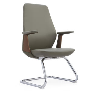 Hochwertiger Lederstuhl mit Bogenrahmen - Product Image 1