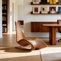 Fauteuil lounge en bois paramétrique de luxe, siège d'appoint sculptural haut de gamme, design ergonomique à lattes ondulées, mobilier de décoration de bureau