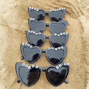 Gafas de Sol para Despedida de Soltera, Personalizadas para la Futura <span class=keywords><strong>Novia</strong></span>, Gafas de Fiesta Nupcial en Forma de Corazón, Decoraciones Nupciales, Regalos de Boda - Product Image 4