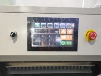 Cortadora de Papel de Alta Resistencia CP6810L Altamente Recomendada con Tecnología de Frecuencia Variable, Máquina Hidráulica para Cortar Papel