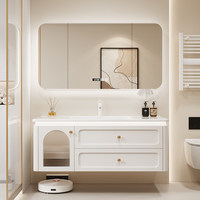 Meuble de salle de bain mural de style américain en bois d'hévéa écologique de haute qualité avec miroir intelligent et lavabo en céramique