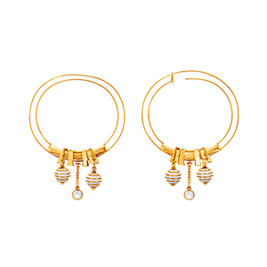 Boucles d'oreilles créoles en acier inoxydable plaqué or avec breloques perlées pour femmes - Product Image 2