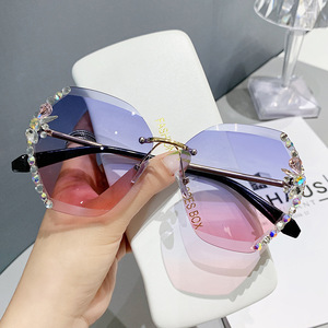 <span class=keywords><strong>2022</strong></span> mode marque Design Vintage sans monture strass <span class=keywords><strong>lunettes</strong></span> de soleil femmes hommes rétro coupe lentille dégradé <span class=keywords><strong>lunettes</strong></span> de soleil <span class=keywords><strong>femme</strong></span> - Product Image 3
