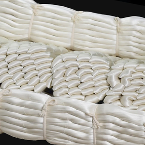 Fil de coton doux blanc en cône pour tricot et tissage, idéal pour l'artisanat textile - Product Image 1