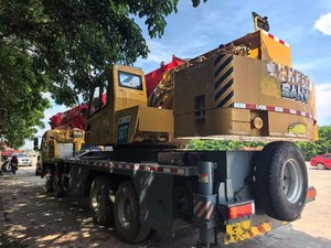 Grue sur camion SANY STC500E Modèle 2024 Capacité de charge nominale de 50 tonnes Hauteur de levage de 61,5 m Moteur Weichai Boîte de vitesses Matériel d'occasion - Product Image 3