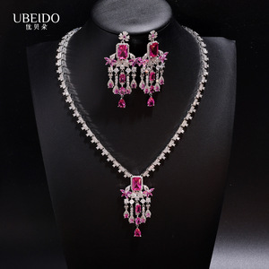 Ensemble collier et boucles d'oreilles papillon en zircon rose de luxe pour femmes, bijoux élégants en cristal pour mariage, soirée, robe de soirée - Product Image 1