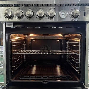 Cuisinière à <span class=keywords><strong>gaz</strong></span> 5 brûleurs <span class=keywords><strong>avec</strong></span> four indépendant en acier inoxydable intégré. Équipé d'un four <span class=keywords><strong>de</strong></span> 120 L. Convient à la fois pour la maison et le commerce - Product Image 4