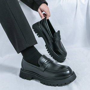 Sepatu pantofel putih + warna hitam, sepatu selop Formal penambah tinggi 4cm mode tahan lama sol tebal warna hitam - Product Image 4