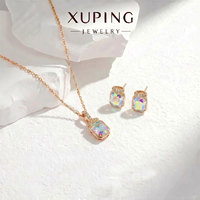 Ensemble de bijoux XUPING en gros : Collier et boucles d'oreilles en cristal synthétique, plaqué or 18 carats, pour femme, tendance et élégant