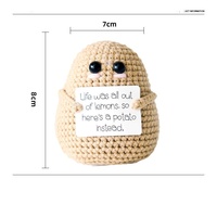 Ornement de pomme de terre en crochet Amigurumi, adorable peluche tricotée, cadeau pour amis avec carte à message, décoration de bureau amusante