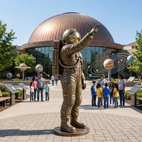 Estatua de Astronauta de Bronce Antiguo con Casco Dorado para Plaza de Campus Aeroespacial Universitario, Estatua de Bronce