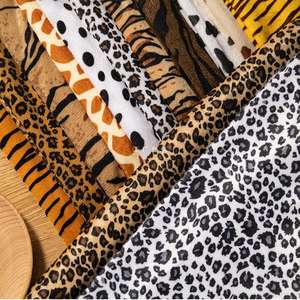 Оптовая Продажа окрашенная Тигровая ткань с леопардовым принтом из искусственного меха кролика плюшевая ткань для костюмов игрушки ремесла одежда куртки одеяла - Product Image 1