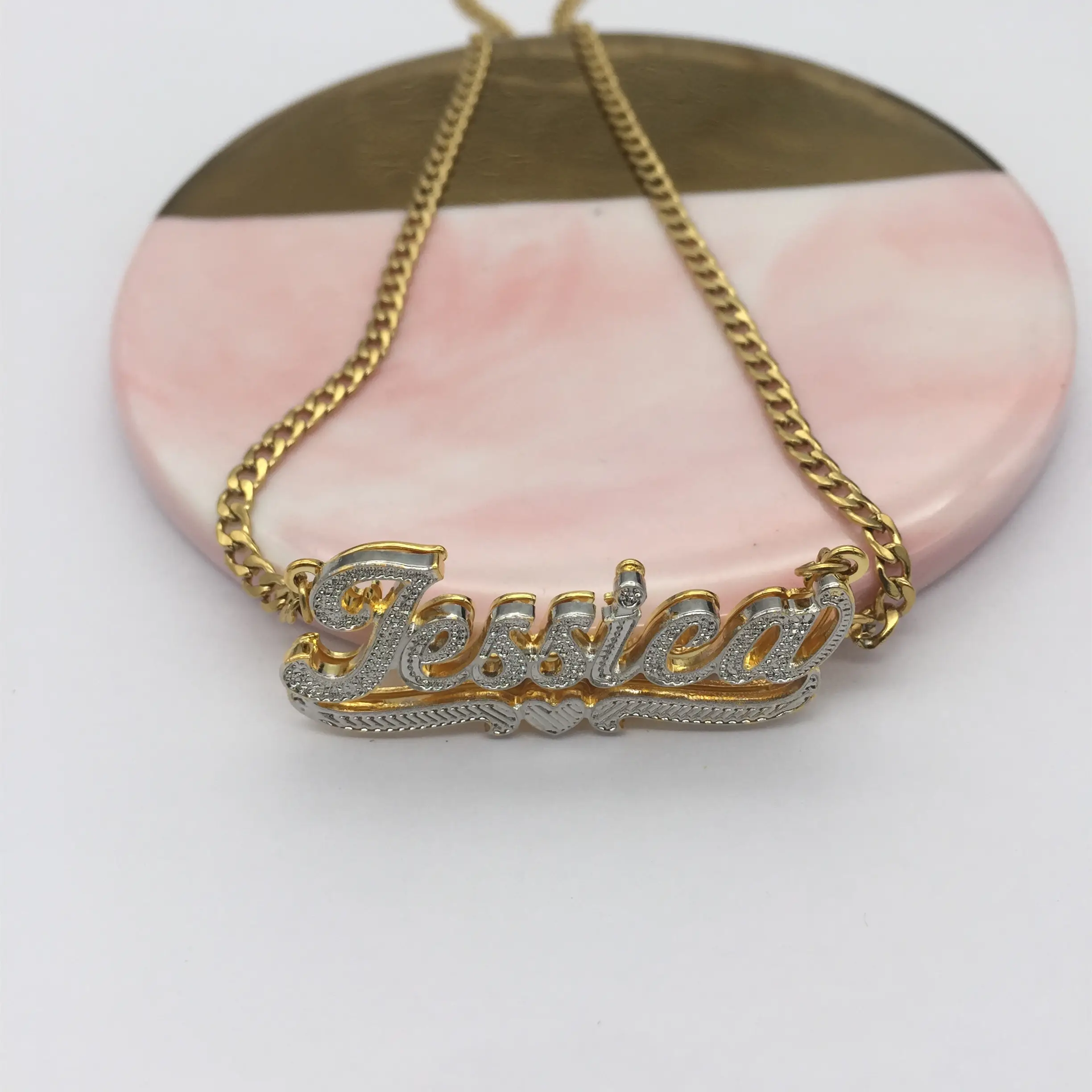 Новинка; Лидер продаж на заказ двухслойной Выгравировано Название ожерелье персонализированные 3D имя 18 k позолоченный кулон для женщин