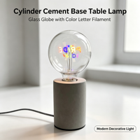 Base de lampe de table industrielle en béton gris, support conique en ciment avec texte gravé pour éclairage de table