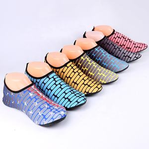 Chaussures d'eau respirantes <span class=keywords><strong>de</strong></span> sport et <span class=keywords><strong>de</strong></span> plage unisexes, chaussures d'eau <span class=keywords><strong>de</strong></span> haute qualité, à séchage rapide, pour l'été - Product Image 6