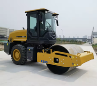 Compacteur vibrant à tambour unique populaire modèle XS85J de 8 tonnes avec une efficacité élevée et une puissance de 68 kW pour la construction