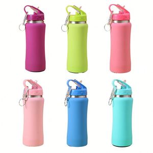 Botella de Agua Deportiva Moderna con Logotipo Personalizado, Aislada al Vacío, de Doble Pared, de Acero Inoxidable Engrosado, con Asa Portátil y Tapas, 600 ml 750 ml - Product Image 2