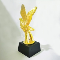 Souvenir cadeau laiton verre décor à la maison Mini Antique résine artisanat trophée 30cm métal aigle trophée tasse Statue pour la décoration intérieure cadeaux