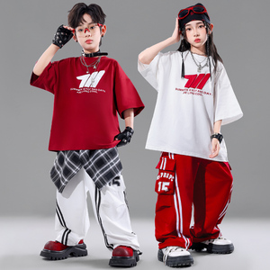 ชุดเต้นฮิปฮอปสำหรับเด็ก เสื้อยืดโอเวอร์ไซส์สีแดงขาว กางเกงคาร์โก้ลายทาง กางเกงลายสก๊อตพร้อมสายผูกเอว ชุดสำหรับการแสดงบนเวที - Product Image 3