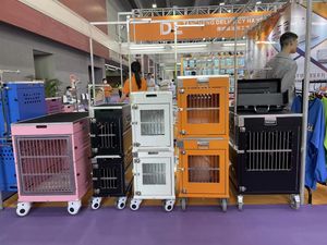 กรงสัตว์เลี้ยงแบบมืออาชีพ แข็งแรง ทนทาน ทำจากอะลูมิเนียม พร้อมระบบป้องกันสัตว์เลี้ยง  บรรจุภัณฑ์กล่องใส่สัตว์เลี้ยงแบบมีล้อลากสำหรับเดินทาง  รับผลิตภายใต้แบรนด์ของลูกค้า - Product Image 4