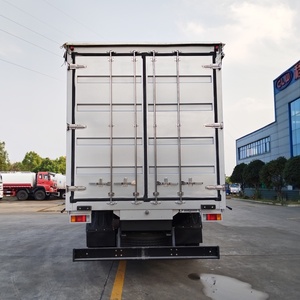 Exportación a Rusia y África de Camión Isuzu Giant Coffee de 9.6m con Cortina Lateral - Product Image 6
