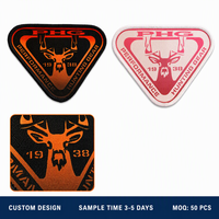 Patch personnalisé par sublimation avec bordure surjetée, badge logo imprimé par transfert thermique, patchs triangulaires à coudre pour vêtements