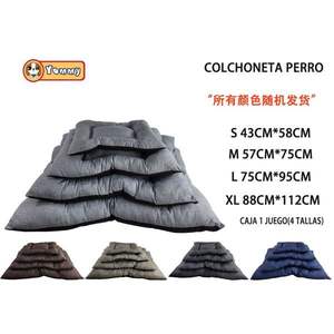 Set di Quattro Cuscini Quadrati per Cani in Tinta Unita, Lettini Premium per Animali Domestici - Product Image 3