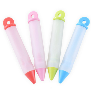 Set di 4 Penne per Decorazione Torte in Silicone, Strumento per Decorazione Dolci con 4 Punte Intercambiabili - Product Image 6