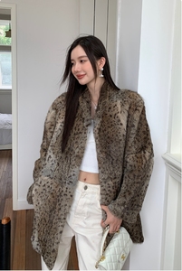 YR1278 Factory <span class=keywords><strong>Outlet</strong></span> Moda Abrigo de piel de conejo Abrigo de invierno de conejo con estampado de leopardo de dos tonos para mujer - Product Image 2