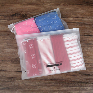 Tùy Chỉnh Frosted Nhựa Túi <span class=keywords><strong>Zip</strong></span> Quần Áo Khóa Tự Niêm Phong Túi Quần Áo Bao Bì Frosted Dây Kéo Túi Với In Logo - Product Image 3